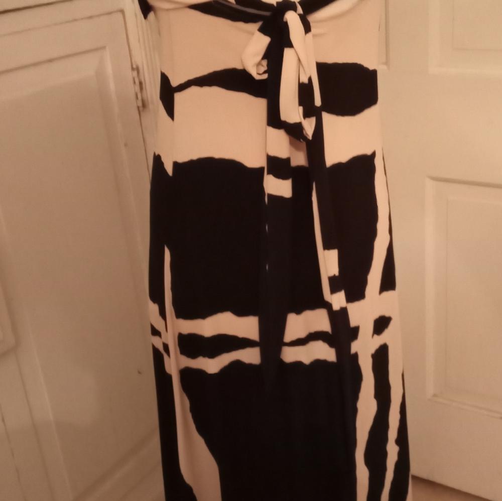 Dress - Picture 9 of 16